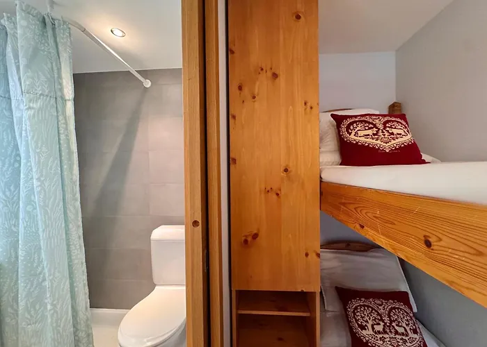 & - Alpine Escape Apartment