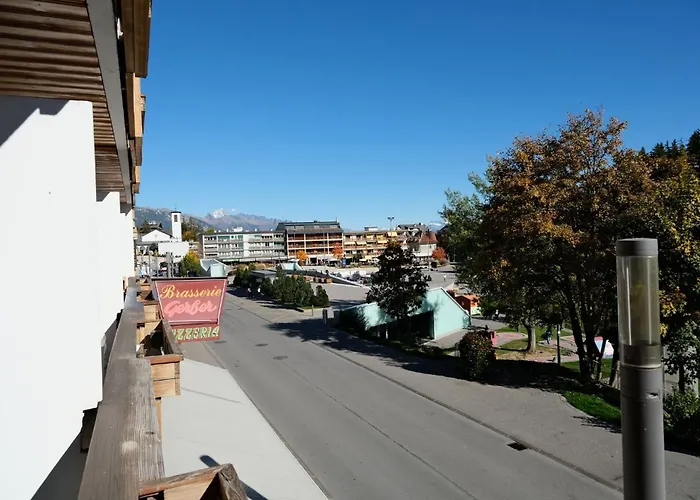 & - Alpine Escape Κρανς Μοντάνα